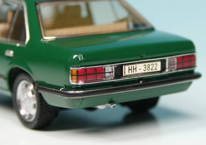 Schuco Opel Rekord E Limousine "Polizei Hamburg" 5 Schuco Opel Rekord E Limousine "Polizei Hamburg" – Bild 5