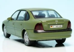 Schuco Opel Vectra B Stufenheck (1995) "Bundeswehr Kommandeurwagen" -Mini Auto Verkauf 004165 Schuco Opel Vectra B Stufenheck 1995 Bundeswehr Kommandeurwagen z6