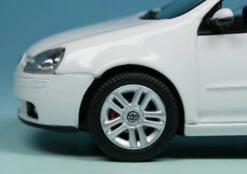 Schuco VW Golf V (2003) "Concept White" -Mini Auto Verkauf 004684 Schuco VW Golf V 2003 Concept White z6