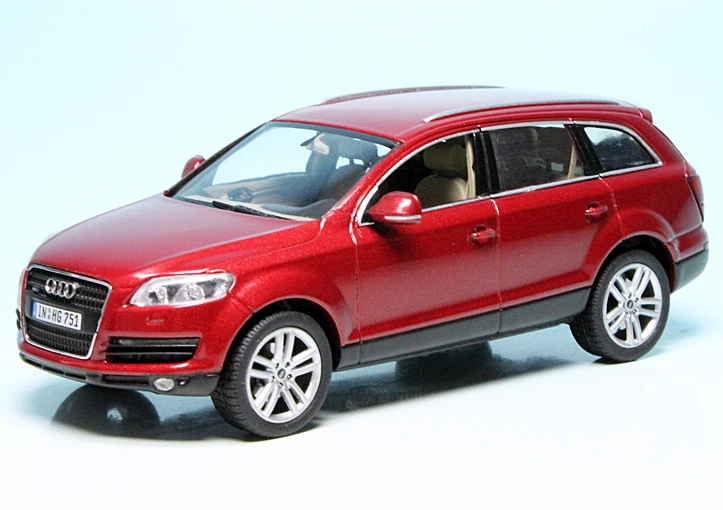 Schuco Audi Q7 4.2 FSI (2005) 1 Schuco Audi Q7 4.2 FSI (2005)