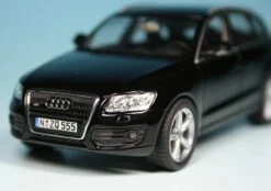 Schuco Audi Q5 3.0 TDI (2008) -Mini Auto Verkauf 007231 Schuco Audi Q5 3 0 TDI 2008 z3