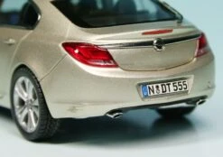 Schuco Opel Insignia Fliessheck (2008) -Mini Auto Verkauf 007266 Schuco Opel Insignia Fliessheck 2008 z6