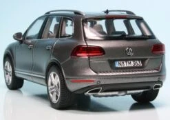 Schuco VW Touareg 4.2 V8 TDI (2010) 12 Schuco VW Touareg 4.2 V8 TDI (2010) -Mini Auto Verkauf 007419 Schuco VW Touareg 4 2 V8 TDI 2010 z6