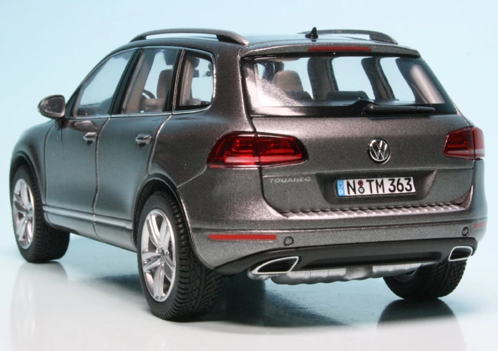 Schuco VW Touareg 4.2 V8 TDI (2010) 6 Schuco VW Touareg 4.2 V8 TDI (2010) – Bild 6