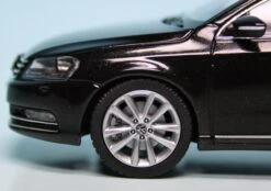 Schuco VW Passat Variant (2010) -Mini Auto Verkauf 007436 Schuco VW Passat Variant 2010 z4