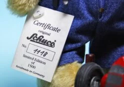 Schuco Mercedes Benz 1936 Rennwagen / Schuco Studio I 1050 Mit Schuco Tricky-Monteurbär "Rennmax" -Mini Auto Verkauf 009061 Schuco Mercedes Benz 1936 Rennwagen Studio I 1050 mit Tricky Monteurbr Rennmax z6