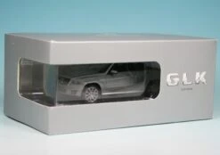 Schuco Mercedes Benz GLK-Klasse (X204) (2008) "Mercedes Benz Werbemodell" -Mini Auto Verkauf 901076 Schuco Mercedes Benz GLK Klasse X204 2008 Mercedes Werbemodell z7