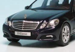 Schuco Mercedes Benz E-Klasse Avantgarde T-Modell (S212) (2009) "Mercedes Benz Werbemodell" -Mini Auto Verkauf 901105 Schuco Mercedes Benz E Klasse Avantgarde T Modell S212 2009 Mercedes Werbemodellqu z3