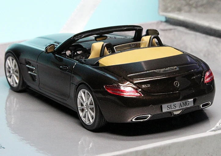 Schuco Mercedes Benz SLS AMG Roadster (A197) (2011) "Mercedes Benz Museum" 5 Schuco Mercedes Benz SLS AMG Roadster (A197) (2011) "Mercedes Benz Museum" – Bild 5