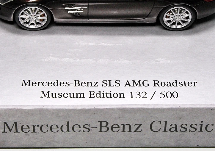 Schuco Mercedes Benz SLS AMG Roadster (A197) (2011) "Mercedes Benz Museum" 6 Schuco Mercedes Benz SLS AMG Roadster (A197) (2011) "Mercedes Benz Museum" – Bild 6