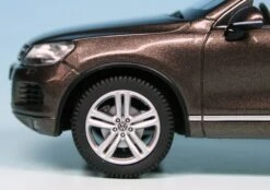 Schuco VW Touareg 4.2 V8 TDI (2010) "Volkswagen Werbemodell" -Mini Auto Verkauf 902032 Schuco VW Touareg 4 2 V8 TDI 2010 Volkswagen Werbemodell z4