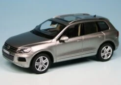Schuco VW Touareg 4.2 V8 TDI (2010) "Volkswagen Werbemodell"