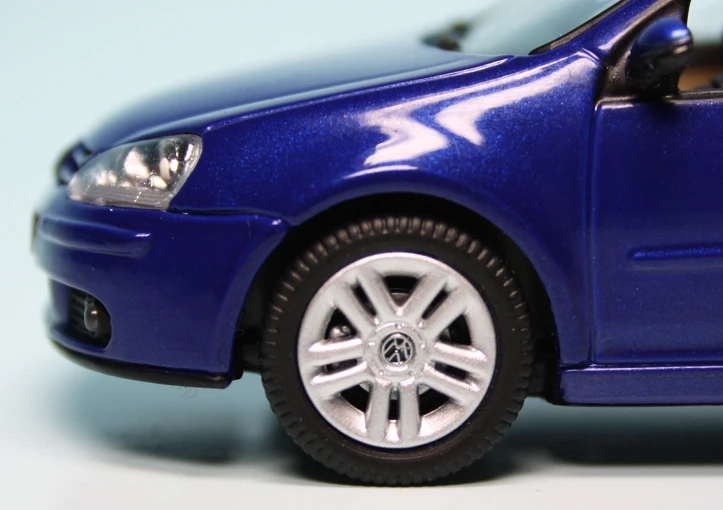 Schuco VW Golf V (2003) "Volkswagen Werbemodell" 4 Schuco VW Golf V (2003) "Volkswagen Werbemodell" – Bild 4