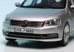 Schuco VW Passat Variant (2010) "Volkswagen Werbemodell" 9 Schuco VW Passat Variant (2010) "Volkswagen Werbemodell" -Mini Auto Verkauf 902040 Schuco VW Passat Variant 2010 Volkswagen Werbemodell z3