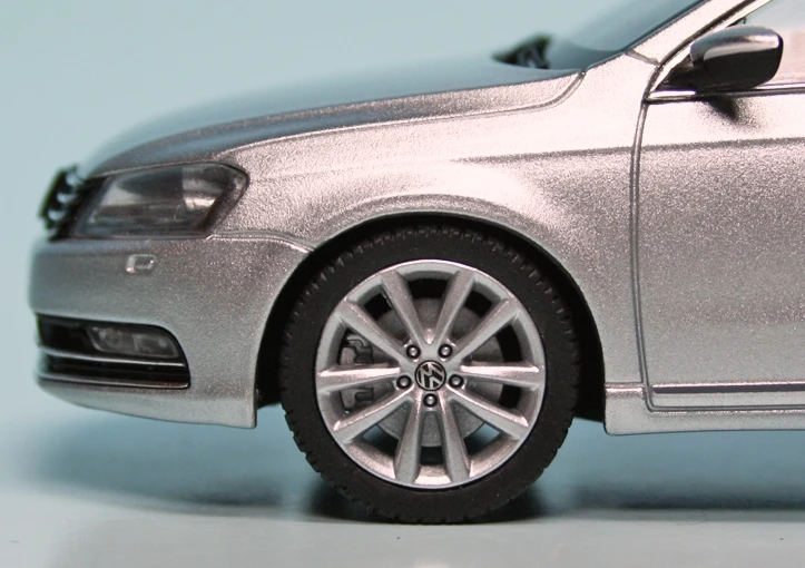 Schuco VW Passat Variant (2010) "Volkswagen Werbemodell" 4 Schuco VW Passat Variant (2010) "Volkswagen Werbemodell" – Bild 4