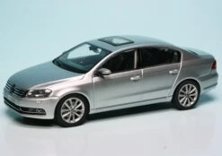 Schuco VW Passat Limousine (2010) "Volkswagen Werbemodell"