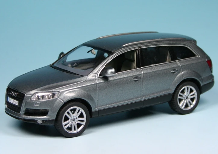 Schuco Audi Q7 4.2 FSI (2005) "Audi Werbemodell" 1 Schuco Audi Q7 4.2 FSI (2005) "Audi Werbemodell"