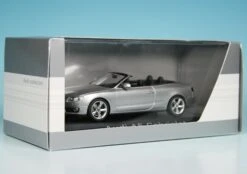 Schuco Audi A5 3.0 TDI Quattro Cabriolet (2009) "Audi Werbemodell" -Mini Auto Verkauf 905028 Schuco Audi A5 3 0 TDI Quattro Cabriolet 2009 Audi Werbemodell z7