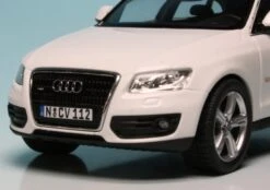 Schuco Audi Q5 3.0 TDI (2008) "Schuco - Vorsprung Durch Qualität" -Mini Auto Verkauf 905043 Schuco Audi Q5 3 0 TDI 2008 Schuco Vorsprung durch Qualitt z3