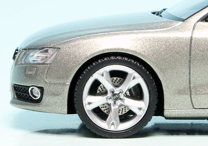 Schuco Audi A5 3.2 Quattro Coupé (2007) "Audi Werbemodell" 4 Schuco Audi A5 3.2 Quattro Coupé (2007) "Audi Werbemodell" – Bild 4