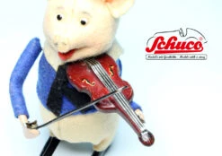 Schuco Walt Disney Schweinchen Mit Violine Solisto Tanzfigur 980/2 "Three Little Pigs" -Mini Auto Verkauf mmg0457 schuco walt disney schweinchen mit violine solisto tanzfigur 9802 three little pigs 9